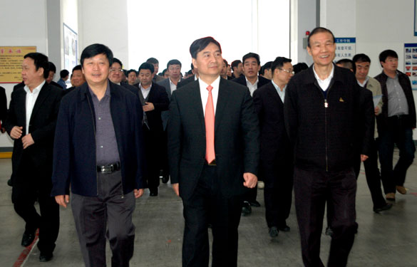 邓州市党政代表团来尊龙凯时人生就是搏集团旅行考察